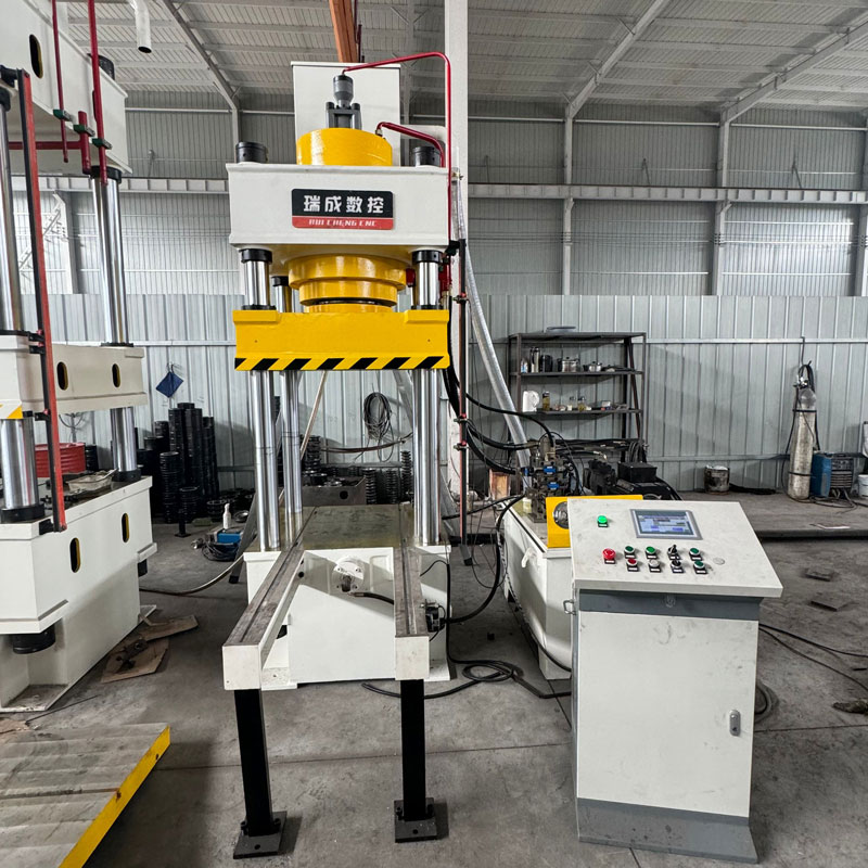 瑞成數(shù)控315噸三梁四柱液壓機多少錢一臺？