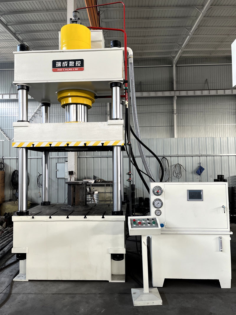 液壓機(jī)壓制寵物糧的粉末成型工藝