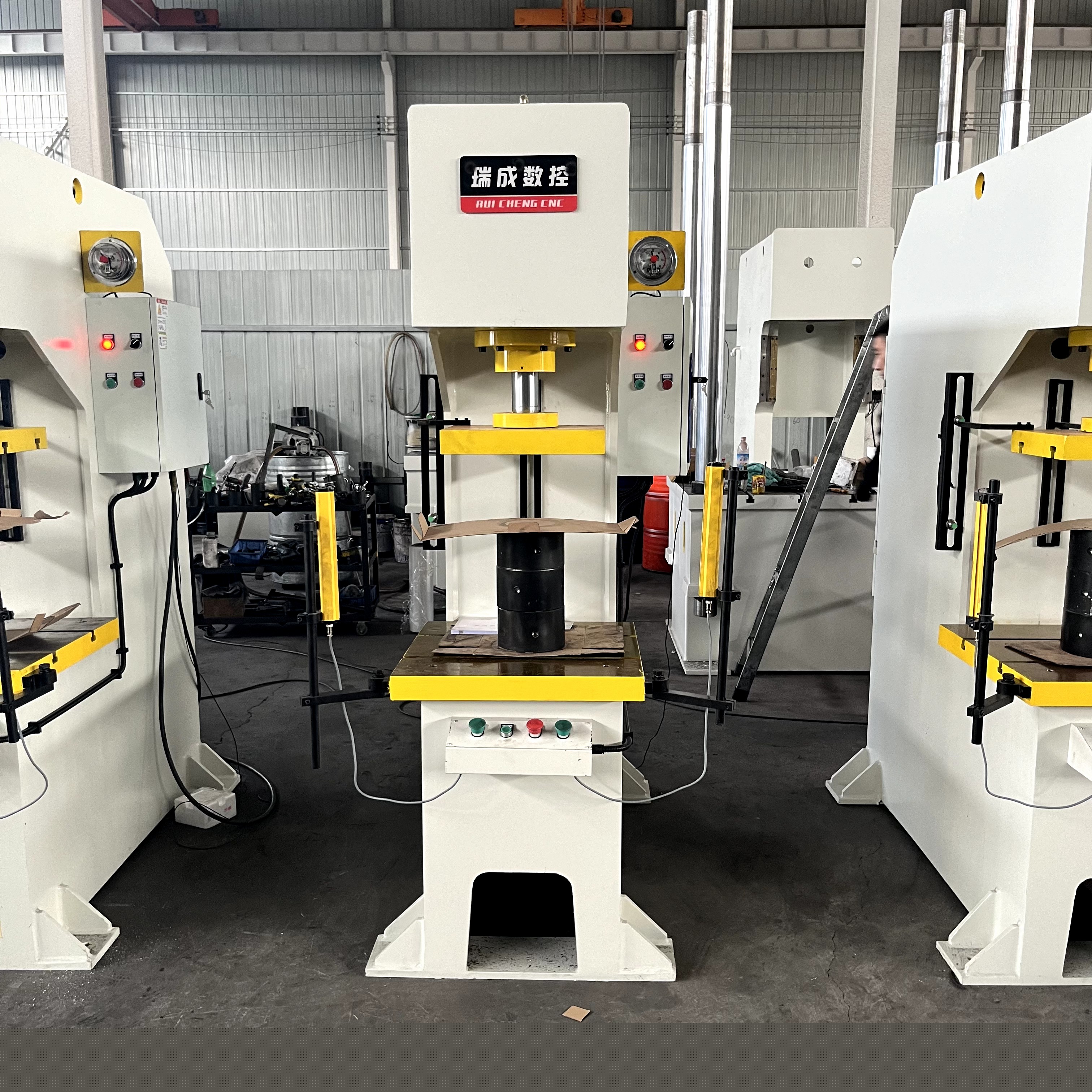 4臺25T單臂液壓機