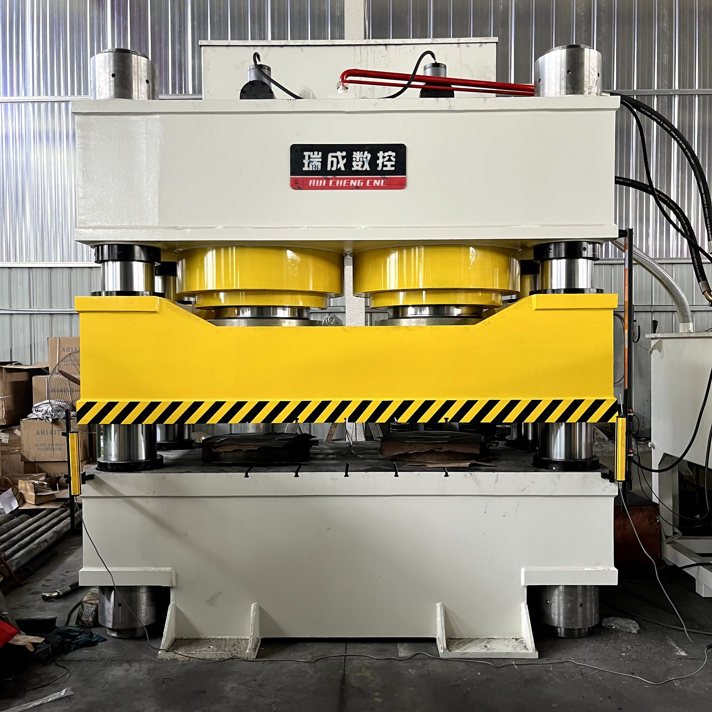 1400T三梁四柱雙缸液壓機（汽車內飾專用）