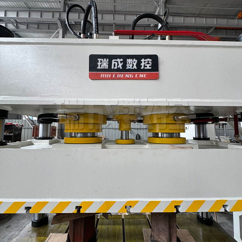 250噸四柱液壓機液壓缸